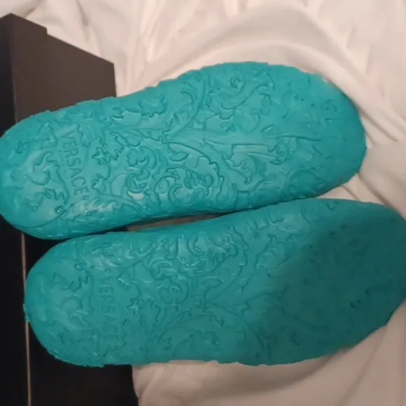 NEW! Men's VERSACE Baroque &amp; Medusa head embossed pool slides!