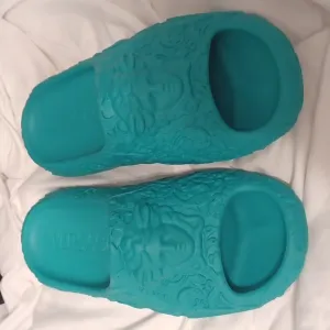 NEW! Men's VERSACE Baroque &amp; Medusa head embossed pool slides!