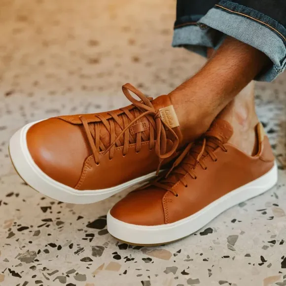 New OluKai Lae'ahi Li'lli Men's Leather Sneakers size 8.5 US Color Kukui Brown
