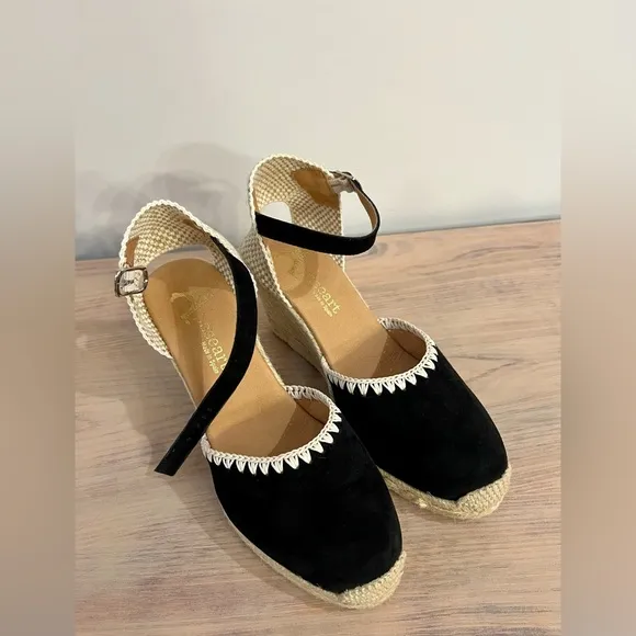 New Paseart Black Espadrille Wedge Sandals