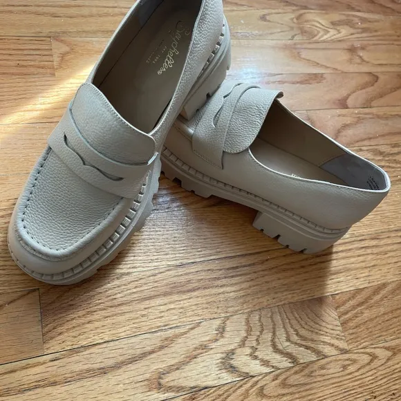 New Seychelles Meridian Platform Loafers beige