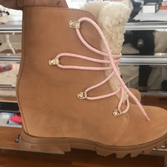 NEW SOREL WOMEN'S JOAN OF ARCTIC™ WEDGE III LACE COZY BOOTIE Size 9