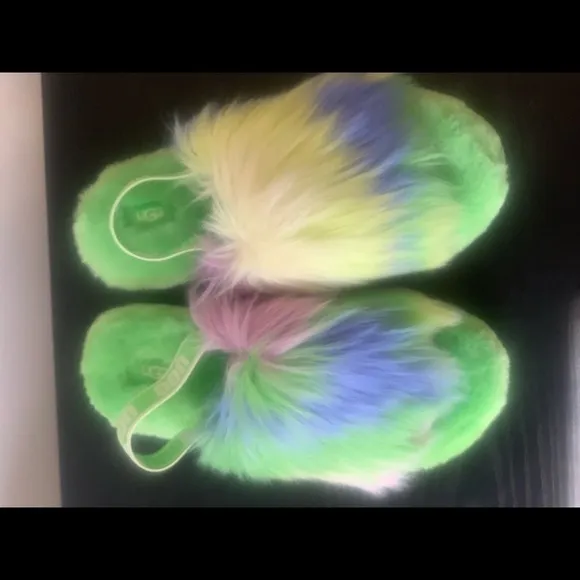 NEW UGG GIRLS FLUFF YEAH APPLE TIE DYE SLIDE SANDALS KIDS. # slides slippers