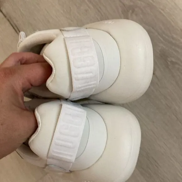 NEW- UGG- WHITE LA CLOUD LACE FASHION PLATFORM SNEAKERS, WOMEN Size 10