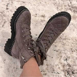 New! Vince Camuto Merindil‎ Gray SuedeCombat Boot 9M
