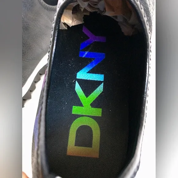 New w/o Box DKNY Azer Fashion Platform Sneakers Size 9