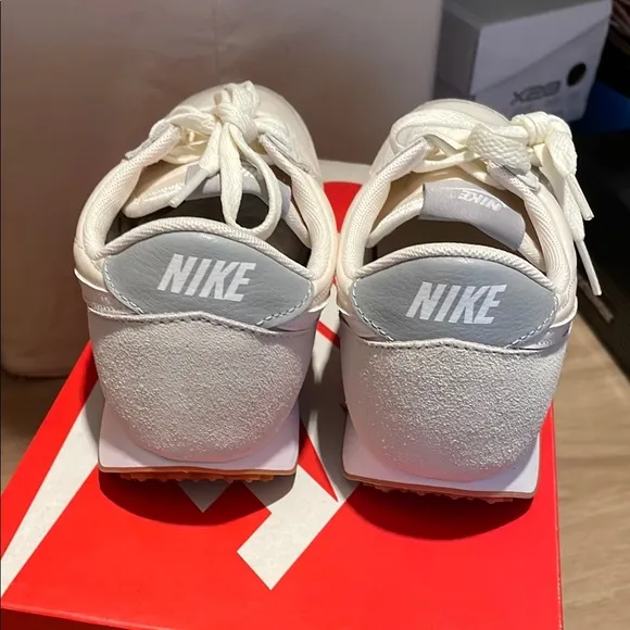 New , Women nike DBREAK size 6- 7.5 - 11 available