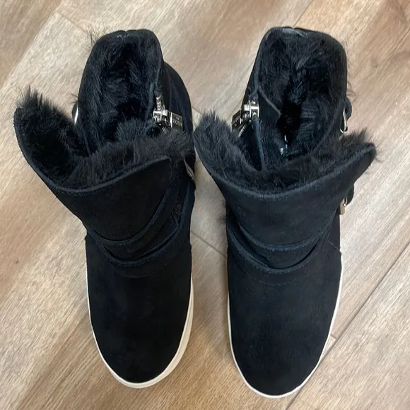 New Women’s J/Slides Buckle Wells Suede Wedge Boot!!🔥🔥🔥
