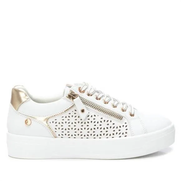 NEW XTI women's casual comfort sneakers in white