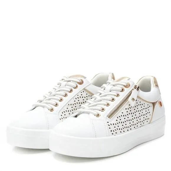 NEW XTI women's casual comfort sneakers in white