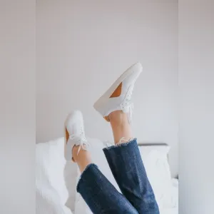 NIB Everlane The ReLeather Court Sneakers in White/Mustard Size W13 M11