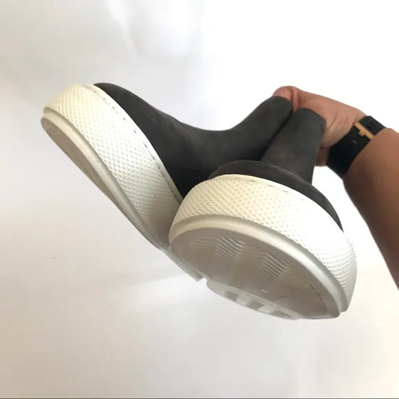 NIB J/SLIDES NYC Dani Chelsea Dark Gray Nubuck Suede Platform Slip On Bootie 8.5