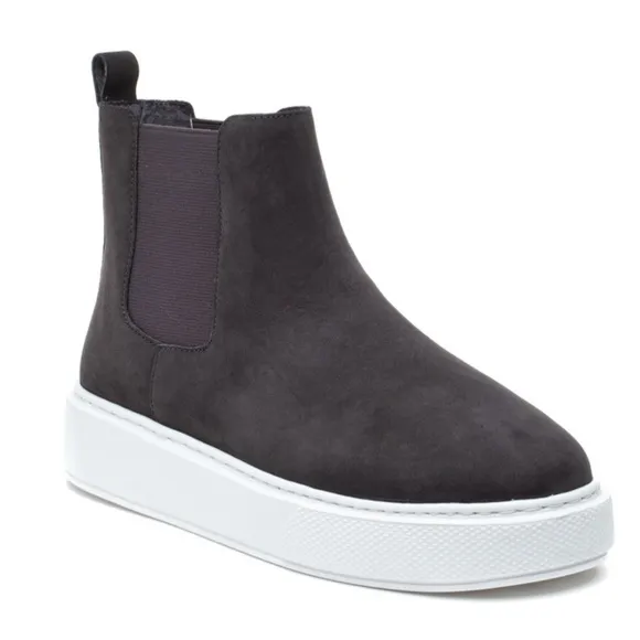 NIB J/SLIDES NYC Dani Chelsea Dark Gray Nubuck Suede Platform Slip On Bootie 8.5