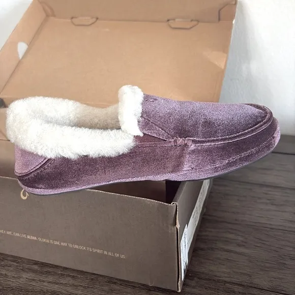 NIB [OluKai] Ku'una Lanui Indoor/Outdoor Velvet Slipper Red Ginger Women’s Sz 5