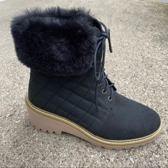 Nicole Miller Black Latte Quilted Boots Size 8.5