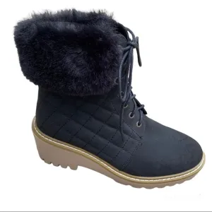Nicole Miller Black Latte Quilted Boots Size 8.5