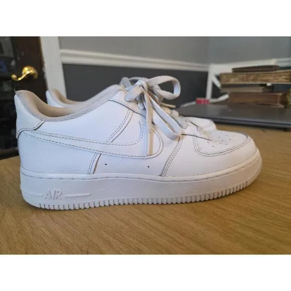 Nike Air Force 1 LE (GS) Triple White 7Y / Womens 8.5 DH2920-111