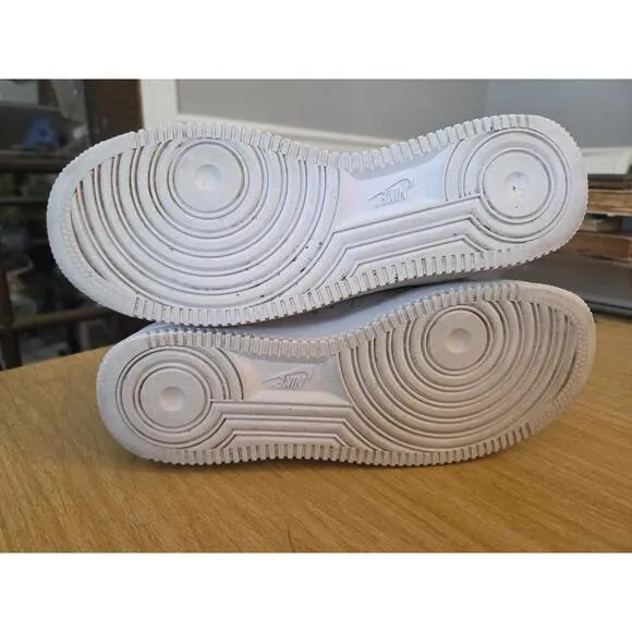 Nike Air Force 1 LE (GS) Triple White 7Y / Womens 8.5 DH2920-111