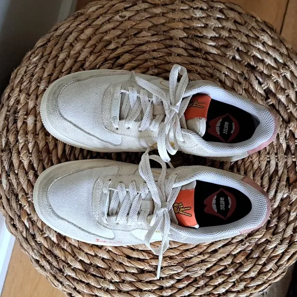 Nike Air Force 1 Womens Off White Canvas/Suede Fashion/Athleisure Sneakers S-6