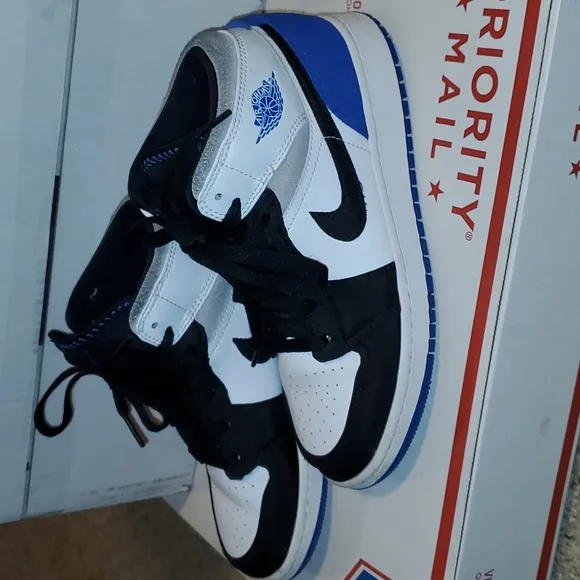 Nike Air Jordan 1 Mid Sneakers White Black Royal (GS) Youth