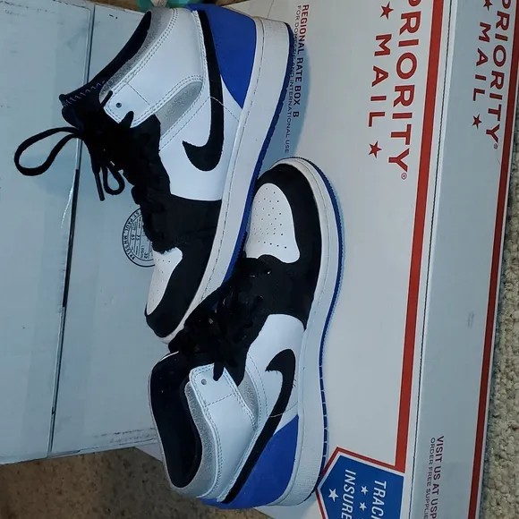 Nike Air Jordan 1 Mid Sneakers White Black Royal (GS) Youth
