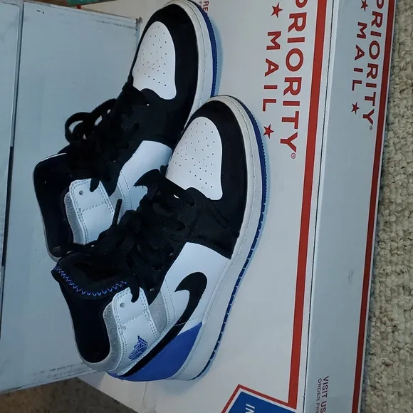 Nike Air Jordan 1 Mid Sneakers White Black Royal (GS) Youth