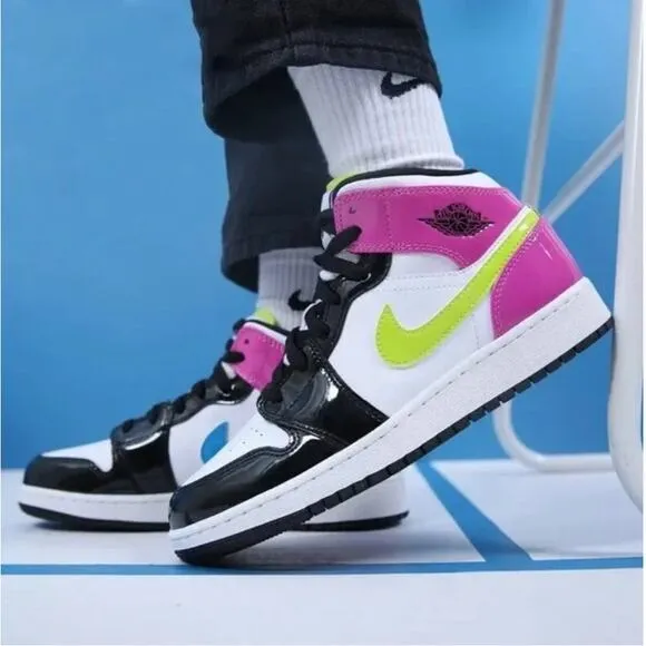 Nike Air Jordan 1 Mid Top SE Cyber Active Fuchsia 2020 5.5Y / womens 7 Athletic