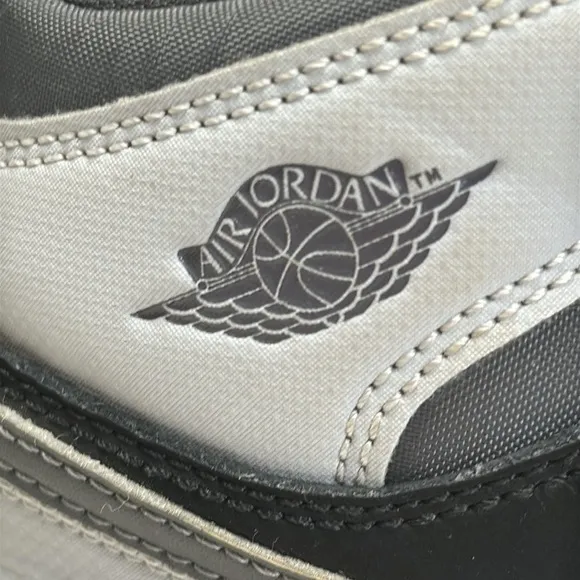 Nike Air Jordan Retro  high top Gary and Black basketball sneakers, US Y3