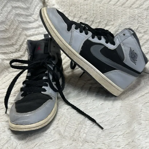 Nike Air Jordan Retro  high top Gary and Black basketball sneakers, US Y3