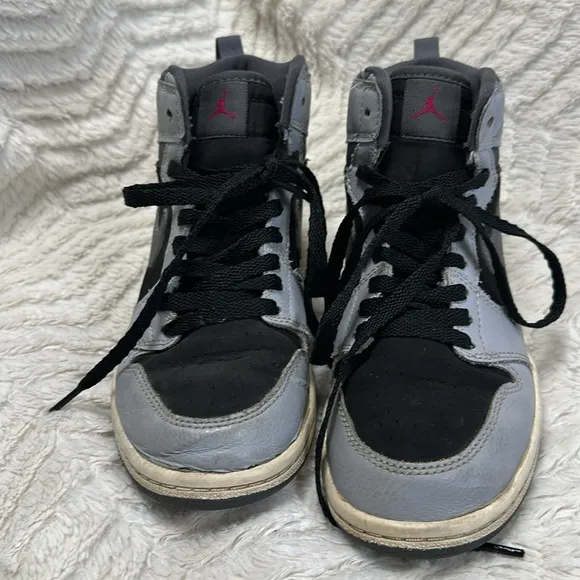 Nike Air Jordan Retro  high top Gary and Black basketball sneakers, US Y3