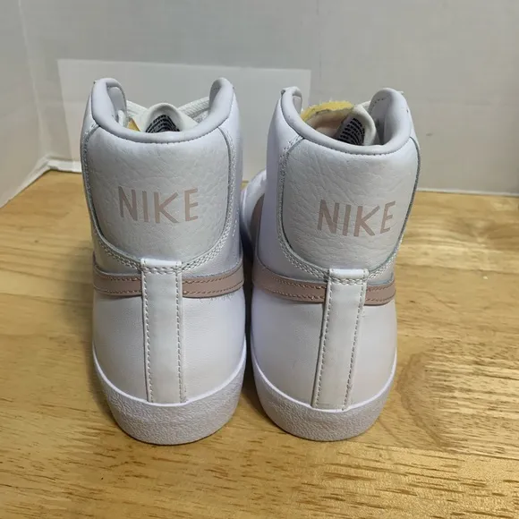 Nike Blazer Mid '77‎ White Pink Casual Shoes Sneakers CZ1055-118 Womens Size 9