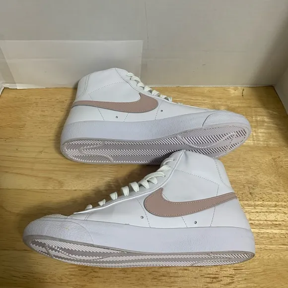 Nike Blazer Mid '77‎ White Pink Casual Shoes Sneakers CZ1055-118 Womens Size 9