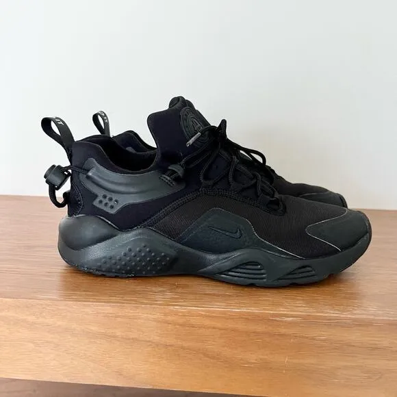 Nike huarache city move sneakers black 7.5 women