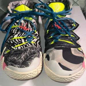 Nike Kybrid Men's &quot;What the Neon&quot; CQ9323 002 Kyrie Irving size 9.5‎ *GS8
