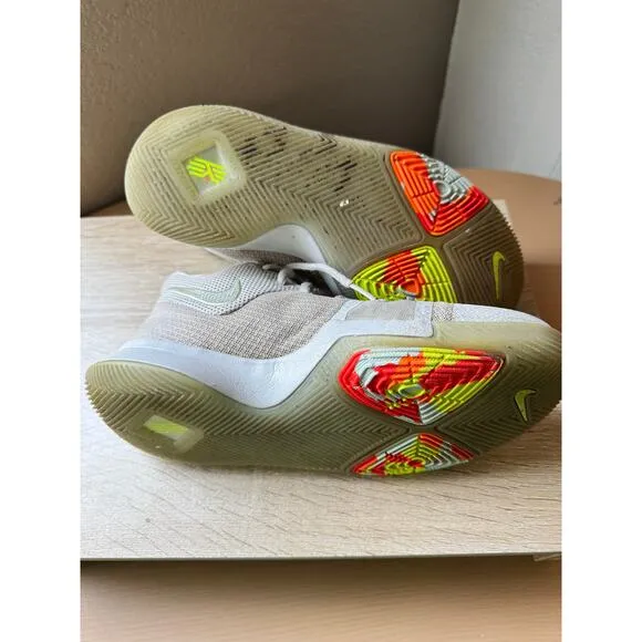 Nike Kyrie Basketball Sneakers – Size 5.5Y Youth – Gray/White