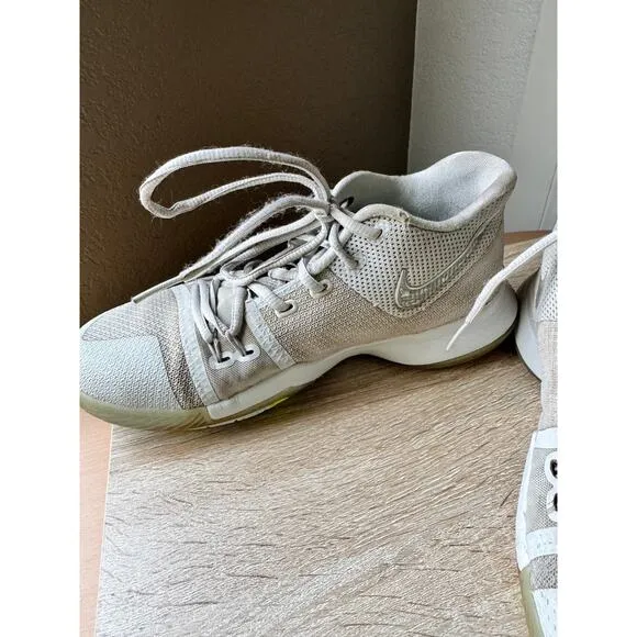 Nike Kyrie Basketball Sneakers – Size 5.5Y Youth – Gray/White