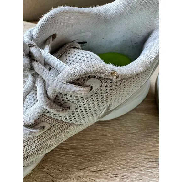 Nike Kyrie Basketball Sneakers – Size 5.5Y Youth – Gray/White