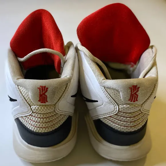 Nike Kyrie Irving 8‎ Infinity High-Top Sneakers Youth Size 6 DD0334-101
