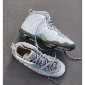 Nike Little Posite One GS 'Rainbow Pixel' CU1054-001‎ Size 4.5 Y