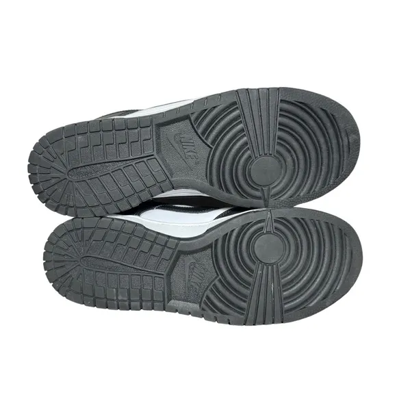 Nike Men's Black and White Sneakers panda Dunk size 9.5