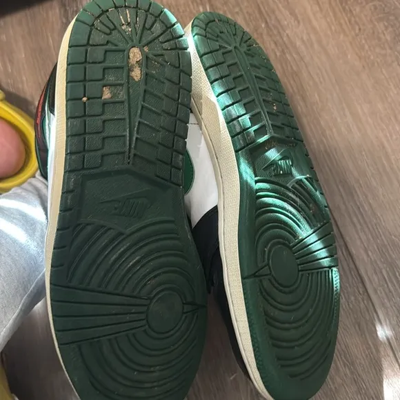 Nike Men's Green and Black Sneakers