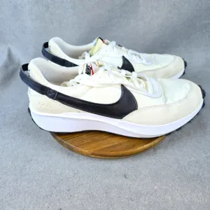 Nike Men's waffle Debut white and Black Sneakers mens size 9.5**