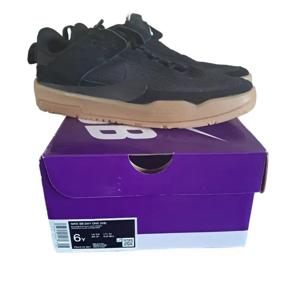 Nike SB Day One Big Kids Skate Shoes Sneakers Various Sizes NEW with Box Black