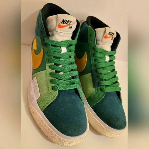 Nike SB Zoom Blazer Mid Premium Mosaic Sneakers. Green Size 6.5 Youth‎