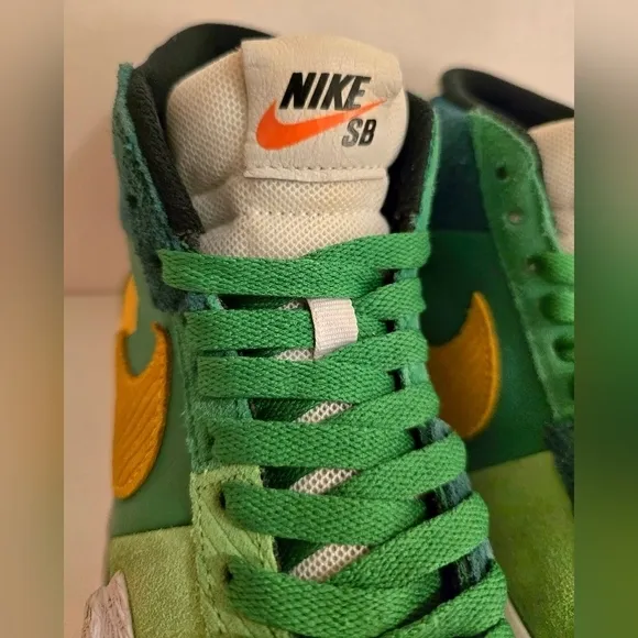 Nike SB Zoom Blazer Mid Premium Mosaic Sneakers. Green Size 6.5 Youth‎