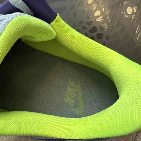 Nike Zoom Kobe Venomenon 4 Wolf Grey Purple Volt