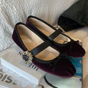 Nine West ballet flats with mini bows maroon velvet with clasp toe strap size 7