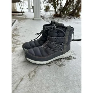 North Face Thermoball‎ Woman’s Snow Boots Grey Size 10