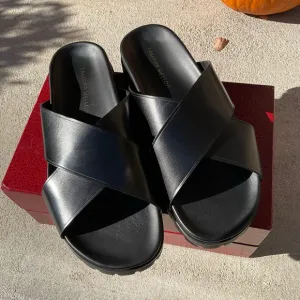 “NWB” Tamara Mellon Dwell Black Leather Cross Band Slides Women’s Size 11 (41.5)