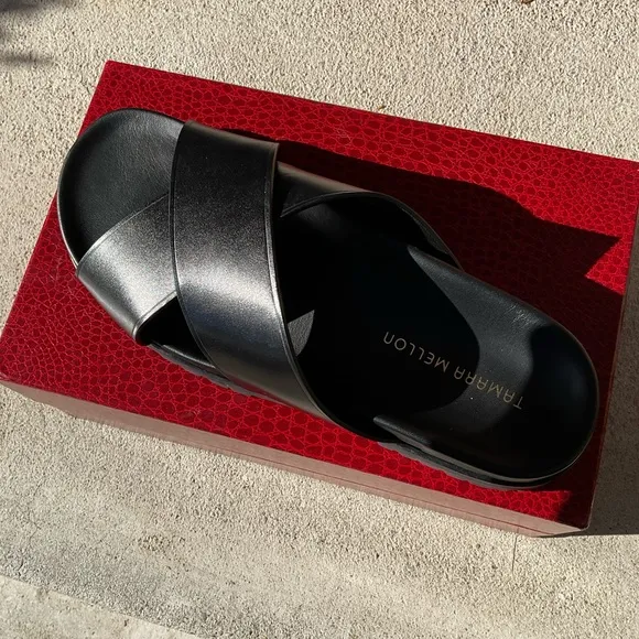 “NWB” Tamara Mellon Dwell Black Leather Cross Band Slides Women’s Size 11 (41.5)